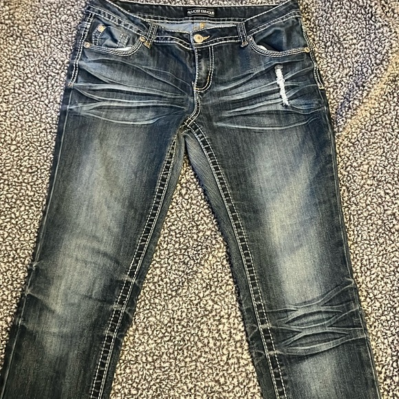 Almost Famous Denim - Almost Famous Low rise jeans